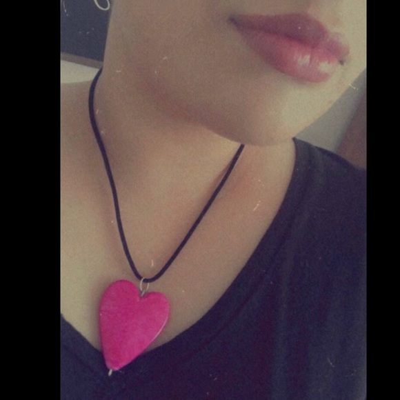 Fuchsia Heart Necklace - Picture 2 of 2